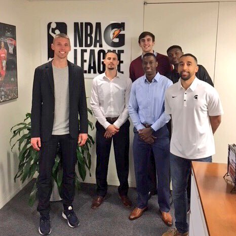 nbagleague's tweet photo. The #NBAGLeague took over the @NBA League Office on Monday for the #CareerCrossover Job Shadow Program! https://t.co/VZIfBbZ6gM