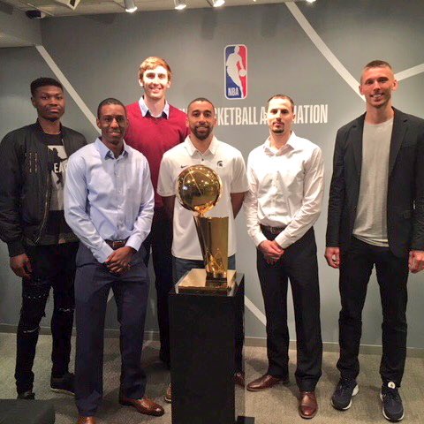 nbagleague's tweet photo. The #NBAGLeague took over the @NBA League Office on Monday for the #CareerCrossover Job Shadow Program! https://t.co/VZIfBbZ6gM