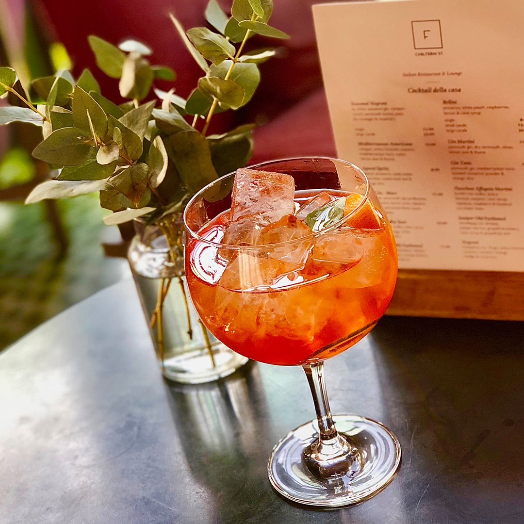 Italian summer in a glass - Aperol Spritz!
.
.
.
#FucinaLondon #london #marylebone #restaurant #italian #italy #lovelondon #foodphotography #foodblogger #foodie #hungry #instafood #eating #lunch #dinner #mixology #bar #barlondon #londonbar #cocktails #negroni #amalficoast #amalfi