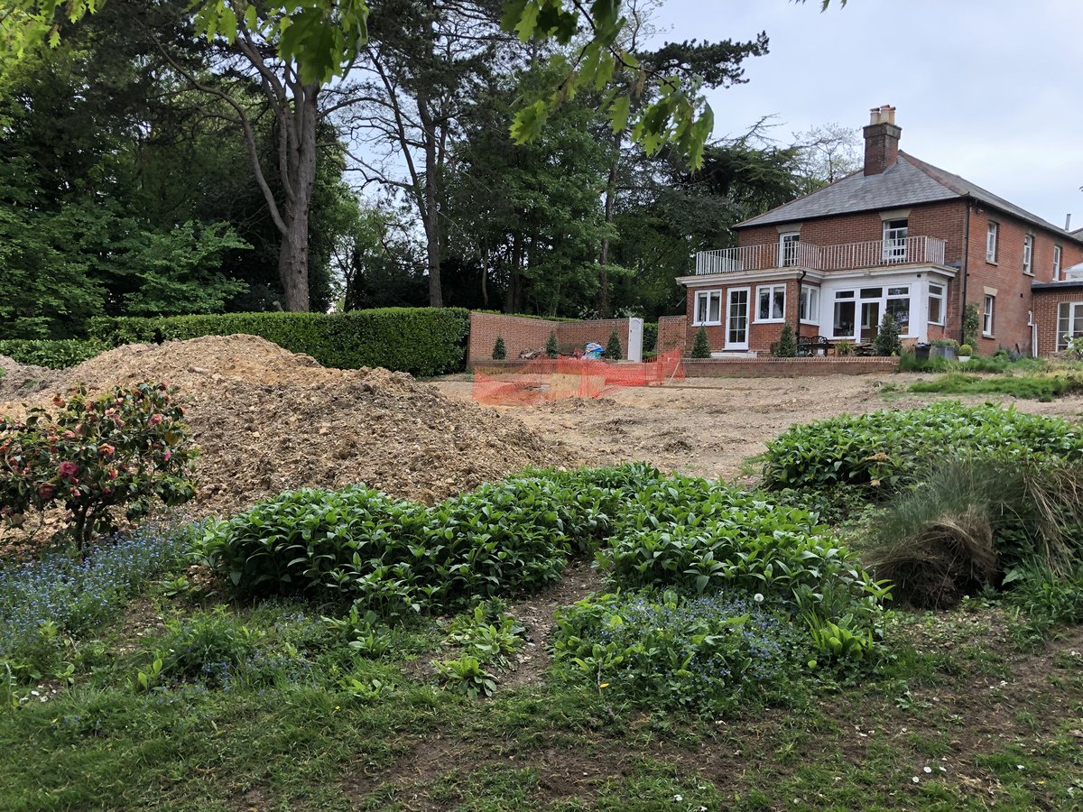 crgroundwork's tweet photo. We’re back in Romsey to continue the huge garden project with #avizestructuralengineering and #tealsgardeningservices. Lots to do here so we’ll keep tweeting! #colinrogersgroundwork #dogwonder https://t.co/EDMbvQ9ljT