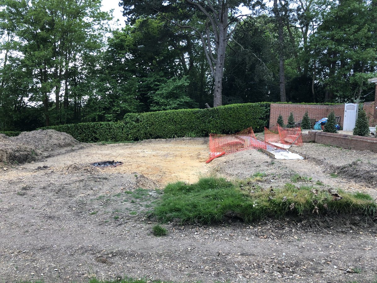 crgroundwork's tweet photo. We’re back in Romsey to continue the huge garden project with #avizestructuralengineering and #tealsgardeningservices. Lots to do here so we’ll keep tweeting! #colinrogersgroundwork #dogwonder https://t.co/EDMbvQ9ljT