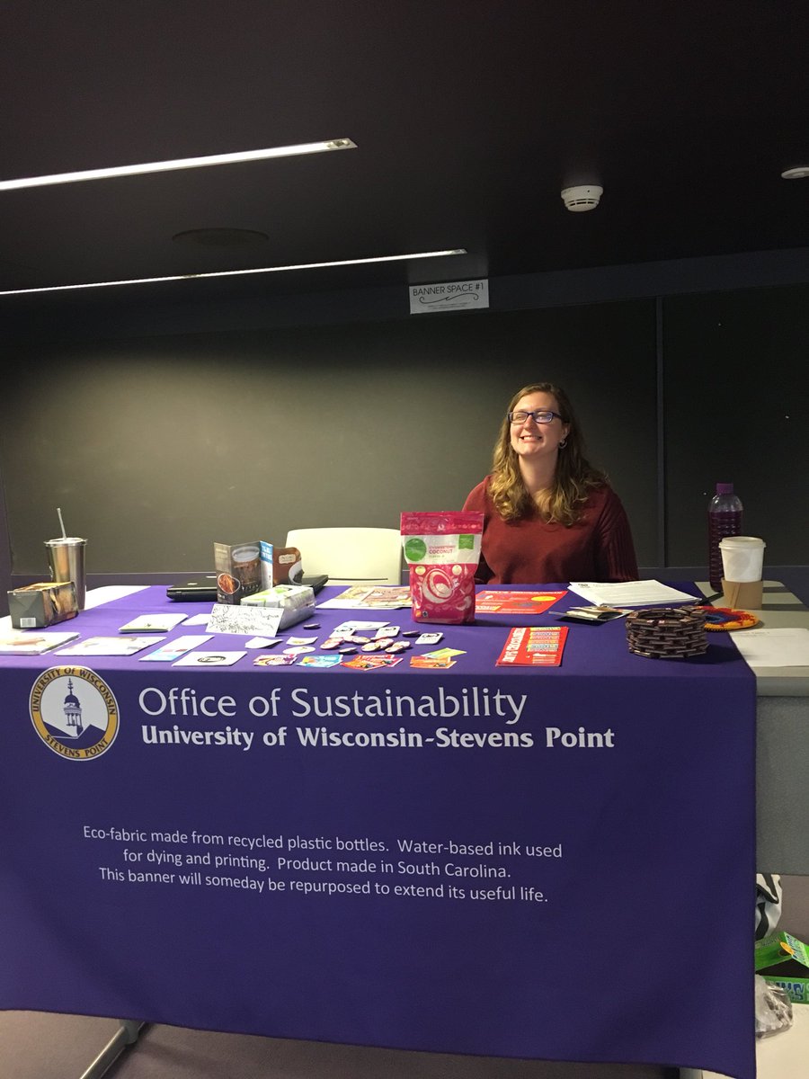 SustainableUWSP's tweet photo. Catch us tabling in the DUC this week with some free fair trade goodies! #fairtrade #uwsp #fairtradeuniversity #votewithyourdollar https://t.co/182yzTlb3r