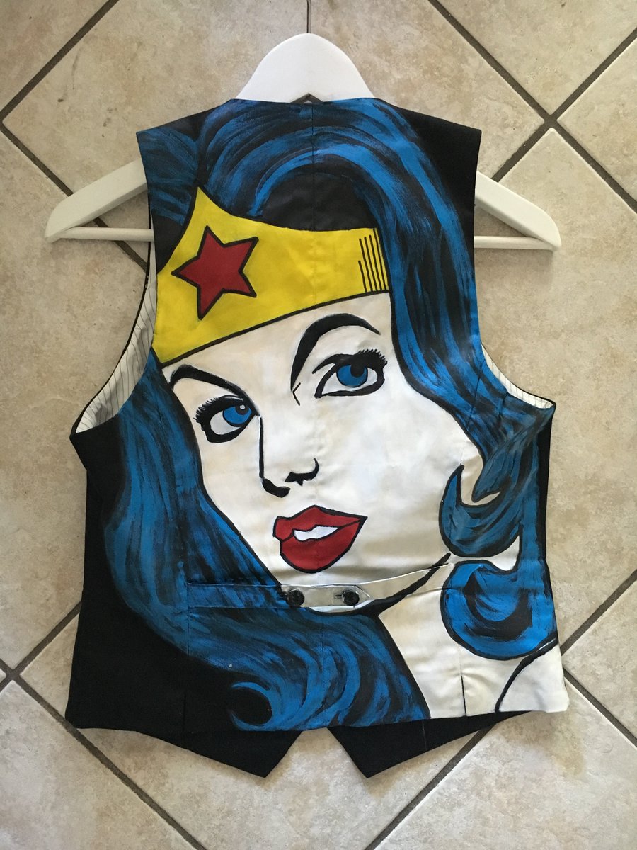MoSiMoFashionA's tweet photo. "Wonder Woman" original Hand gemalt Weste 89€ #mode #fashionart #artfashion #art #comic #artjacket #newlook #newstyle #popart #popartartist #popartlover #nyc #miami #losangeles #vegas #germany #streetlook #lavishfashion #style #model #womensfashion #streetwearstyle #streatwears https://t.co/7UVgGyXTuZ