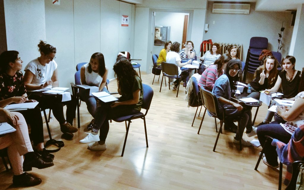 SergioAguinaga6's tweet photo. Hoy #AMASFácil @GrupoAMAS @carlos_s_v imparte, parte y comparte curso #lecturafácil para entidades @PlenaMadrid dentro de la red #RedAdapta #ComprenderElMundo Gracias @dilo_facil 👌📚👌 https://t.co/w2rEliBGtv