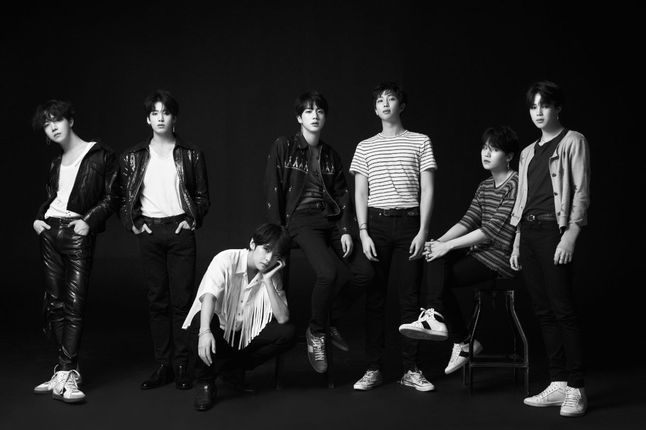 JovemPanEntrete's tweet photo. #BTS divulga imagens conceituais de #Love_Yourself https://t.co/AfAjPpaUyg https://t.co/OeGscebYUK