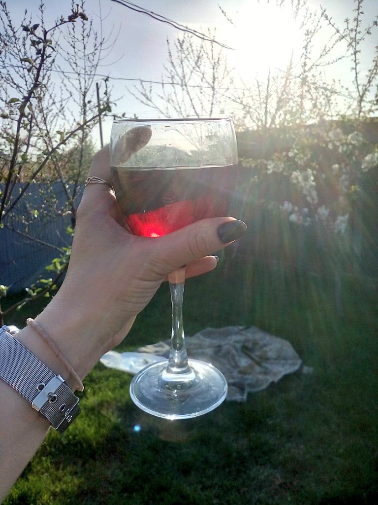 NataliyaCh_'s tweet photo. За ваше здоровье🍷 https://t.co/g0DTE2okVR
