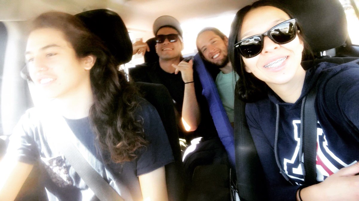 Eliz17__'s tweet photo. Road Tripping ππ΅βοΈπ€πΌ #Myβ€οΈ #Bestfriends #HikingAZ #BeachOneDay #MountainsTheNextDay #LiveWhileYourYoung https://t.co/LuelBQv9m9