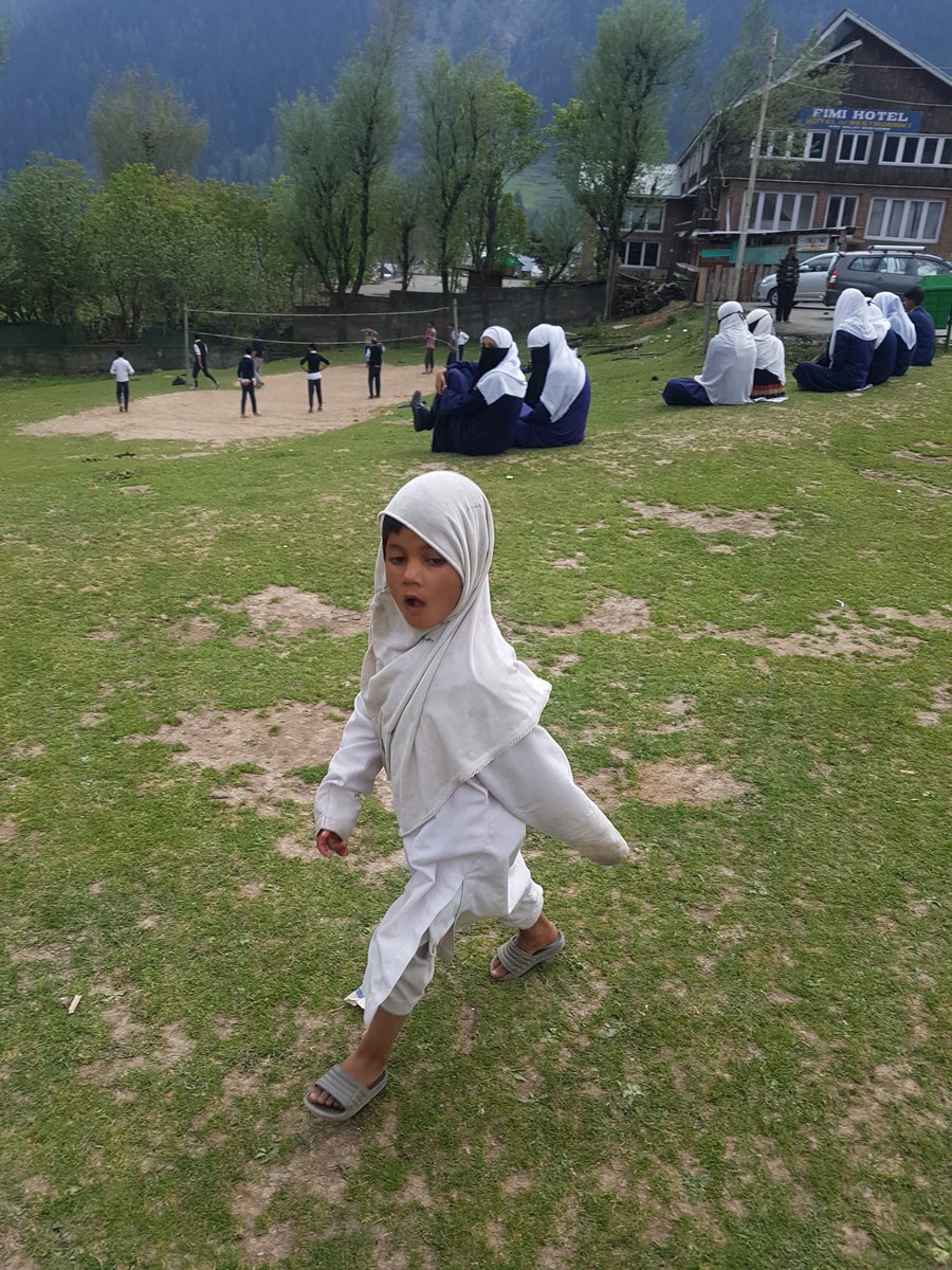 charukesi's tweet photo. "Shahid hai naam mera. Nahi, Shahid Kapoor nahi. Sirf Shahid. Yaad rakhoge?" - cheeky is as cheeky does #Srinagar #Kashmir #childhood #kidsofkashmir https://t.co/kZHDAcCW9u