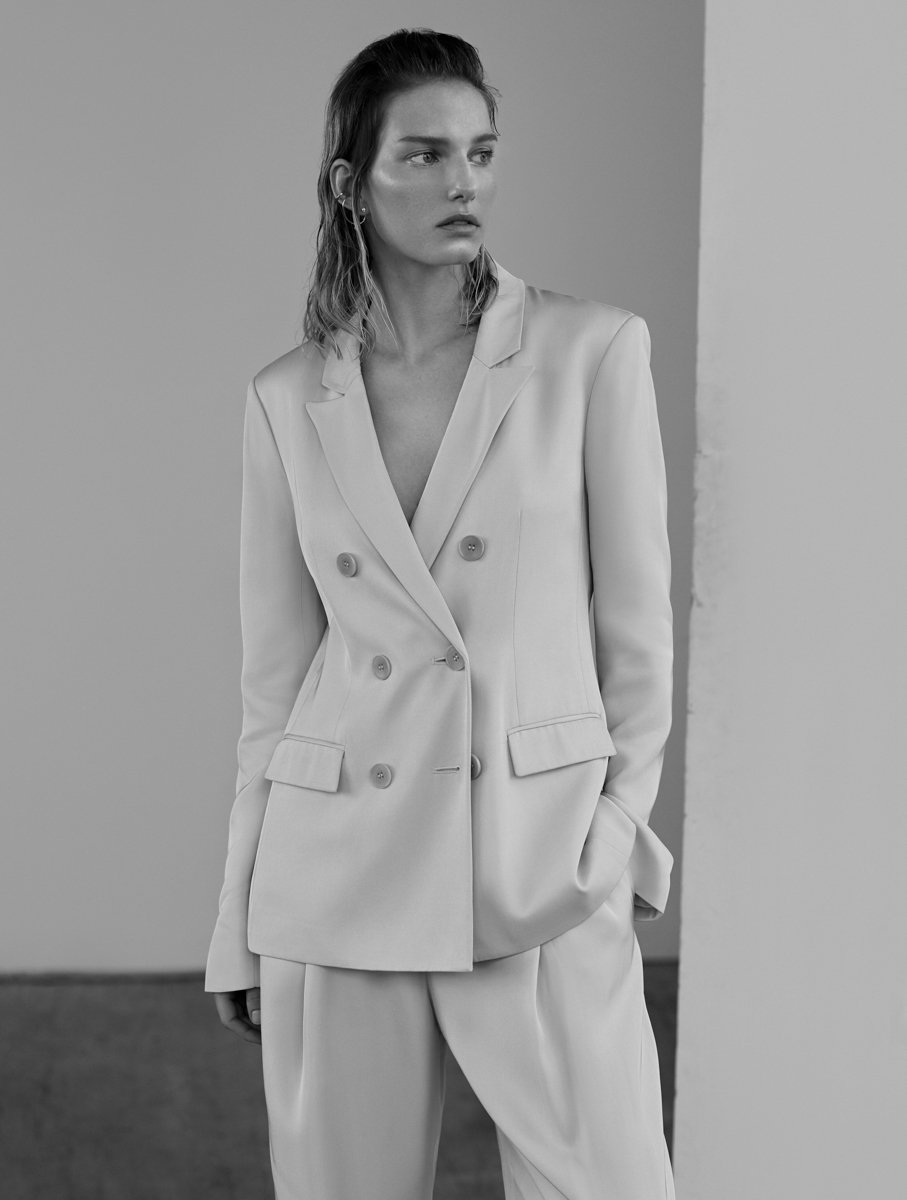 Really loving the transition to shooting more black and white photography.. what are you all currently working on? #embracechange