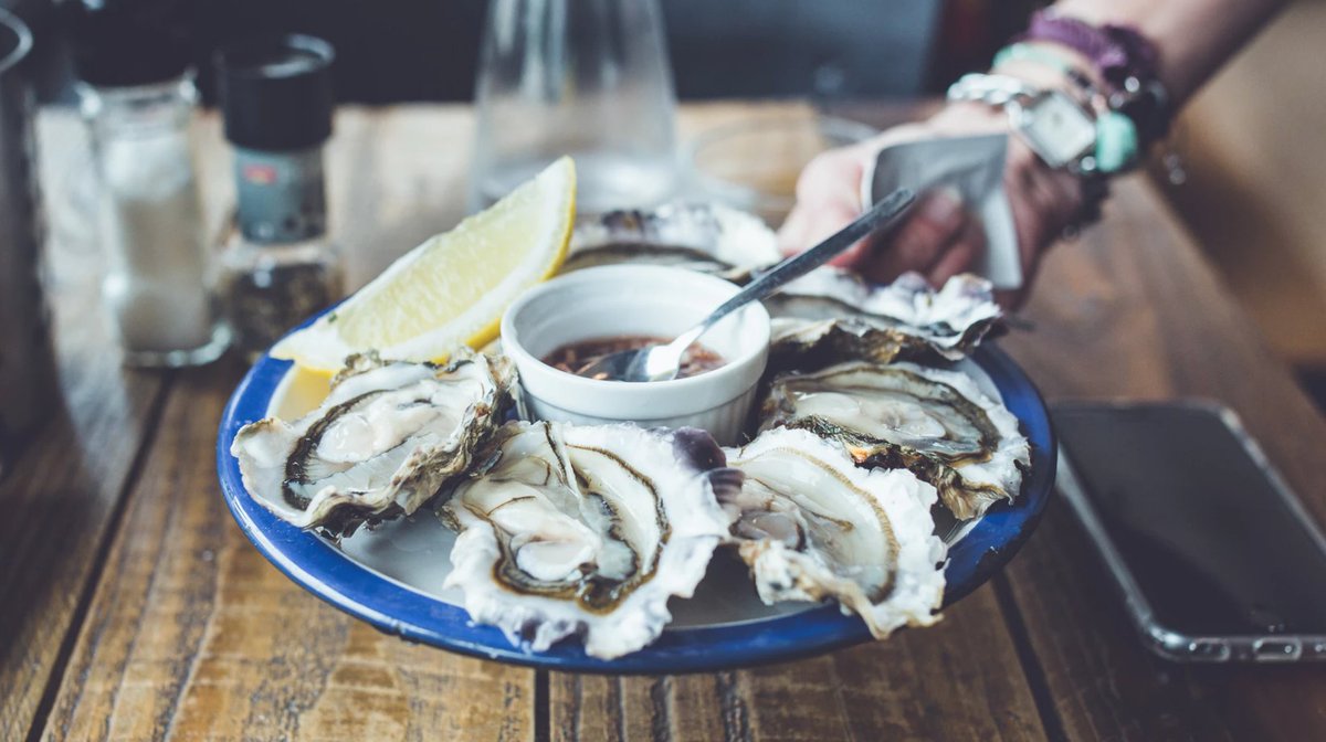 Los afrodisiacos... ¿funcionan realmente? Descubre la verdad detrás de ellos: youtube.com/watch?v=BMjetp… #urología #sexología #afrodisiacos #sexo