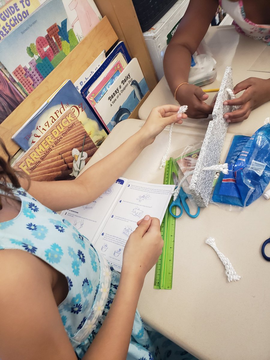 MsMastro123's tweet photo. Students using instructions to put together their RootVue planters. #applyyourskills #usingmath #secondgrade #theycandoit #problemsolve https://t.co/504Uqrxxdj