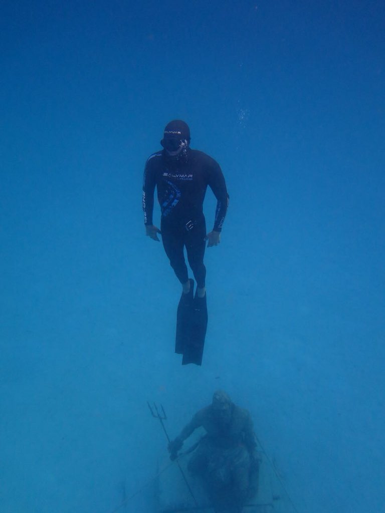DiegoArcos14's tweet photo. Nuevo récord nacional en apnea logrado por Alfredo Rosado, el ecuatoriano descendió 85 mts en pruebas realizadas en San Andres/Colombia https://t.co/FipGjew6Xn