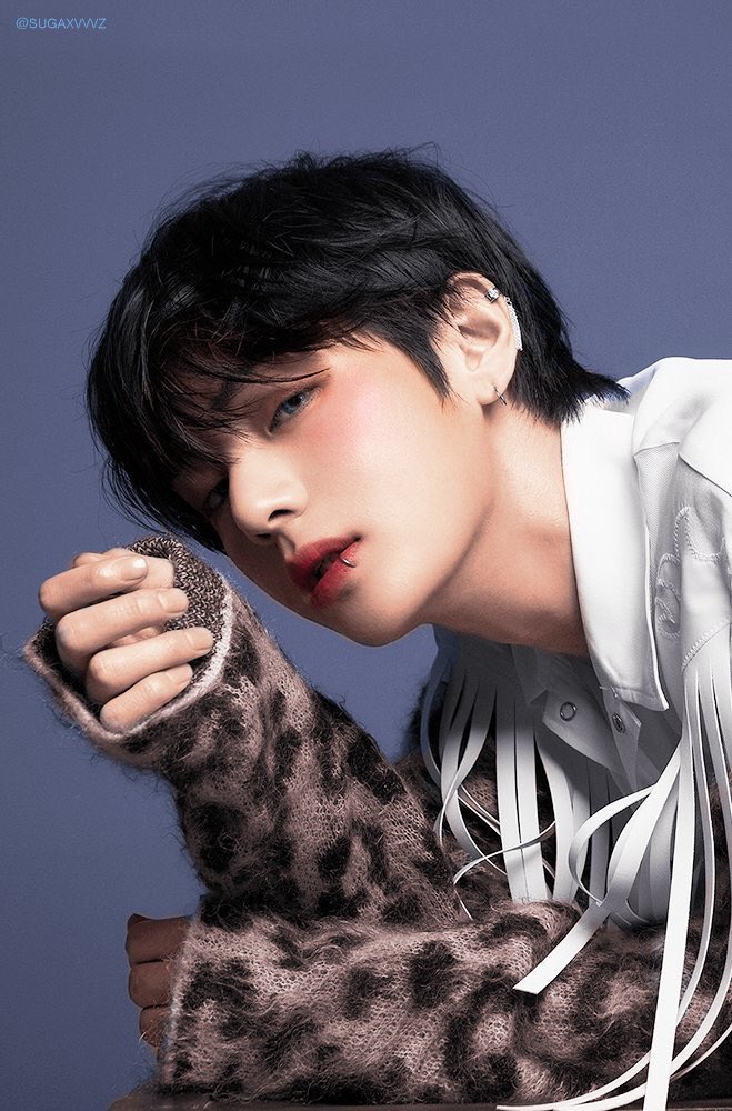 keipode's tweet photo. coloriram a foto do Taehyung e eu to morrendo 

#LOVE_YOURSELF https://t.co/jIJd2rFifi