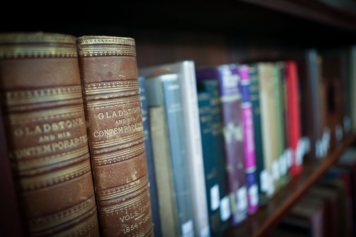 IndieLibraries's tweet photo. 'To ask why we need #libraries at all, when there is so much information available elsewhere, is about as sensible as asking if roadmaps are necessary now that there are so very many roads' - Jon Bing. #indielibraries #quoteoftheday #whyweneedlibraries #keepreading #quote https://t.co/lHm4schyZg