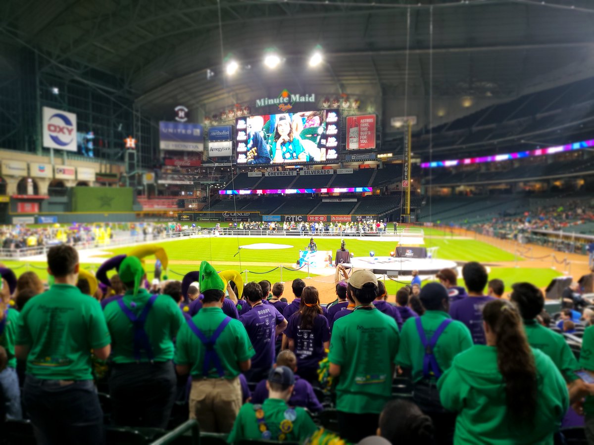 NVIDIARobotics's tweet image. Teamwork makes machines work! Discover how young roboticists are powering up their peers at FIRST Robotics Championships. #FIRSTChamp #omgrobots #stemsquad nvda.ws/2rsp5rN