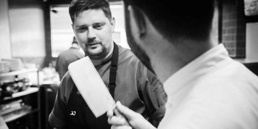 SavernakeKnives's tweet photo. Yes Chef!  Staying sharp in the kitchen at @Rocksalt_Kent #folkestone #rocksalt #knives #chefslife #chefsknife #custommade #bespoke #custom #kitchencleaver #kitchenknives #chopchop https://t.co/du4nxfiqzB