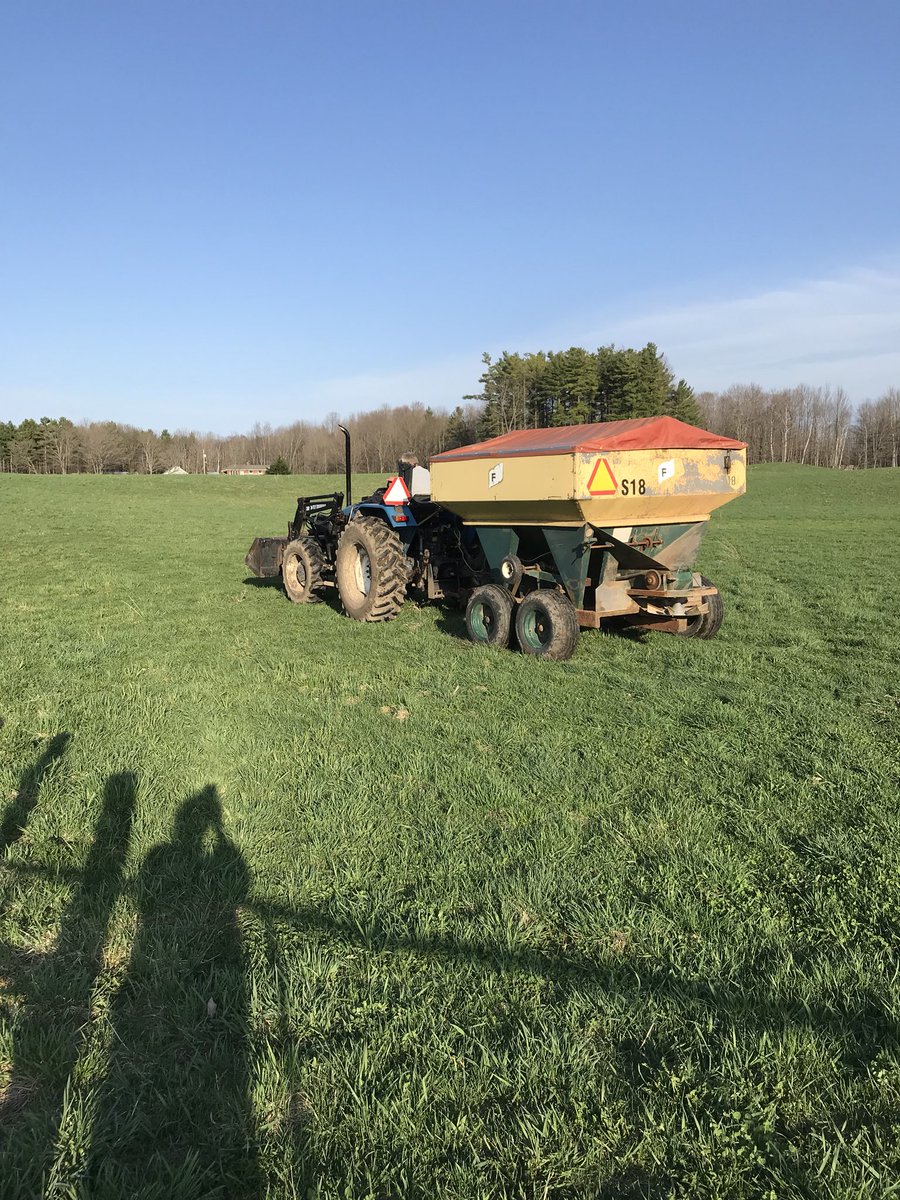 evplfi's tweet photo. Spreading a little N and sulphur. Ammonium  sulphate / Urea blend. Rotation grazed pastures - good fertility, good organic matter https://t.co/hXNCQQxASW