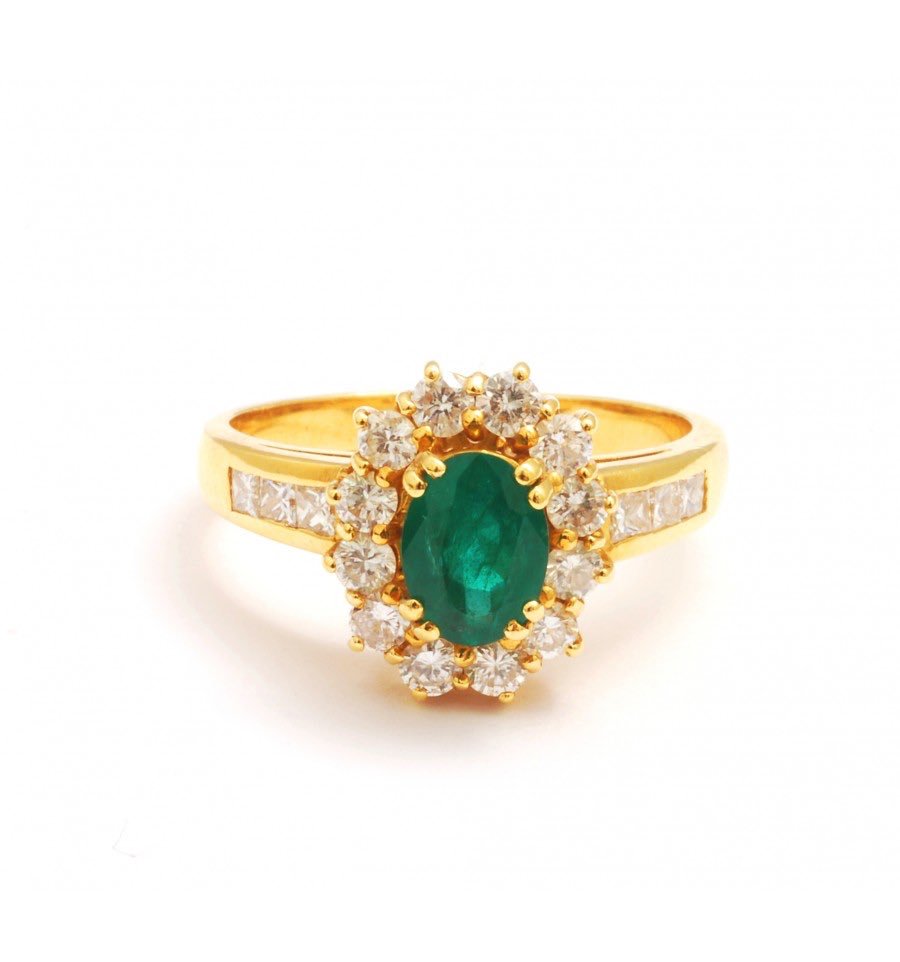 SubastasQuoniam's tweet photo. Anillo realizado en oro amarillo 18k, con una esmeralda talla oval 0,75 ct, orlado de 12 diamantes talla brillante.
https://t.co/yp0wI6FyFW

#esmeralda #anillo #joyas #diamantes #jewelry #diamont https://t.co/zlusUrvC0N