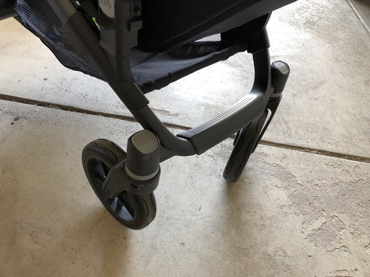 uppababy vista 2015 front wheel lock