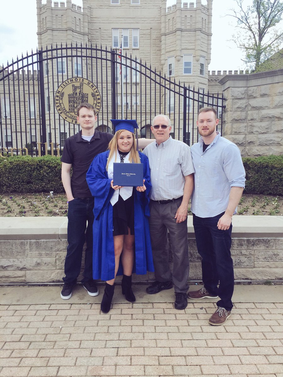 TriciaDoyle_'s tweet photo. As some of you know, I unexpectedly lost my mom in December right before my last semester of undergrad. She was one of my biggest supporters. I was unsure how this semester was going to go. &amp; I am happy to say I finished the semester with a 4.0, bc I wanted to make my dad proud. https://t.co/4mICGJd9FD