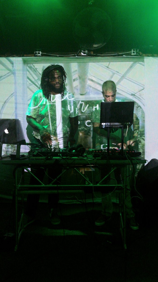 brownstateofmnd's tweet photo. Thank you to everyone who came out to #TheGreenRoom last night! Smooth vibes! We will be back next week with new performers and more vendors! Have you to all the performers: @MIKEMELINOE @Peteyptweets @daysawaymusic @StefonOsae and all our vendors! #CreateAndCurate https://t.co/3EuyiRjINm