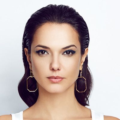 LayeredOnline's tweet image. Got some new statement studs you’re dying to show off? Take a (Pat) Butchers at @Lockonego London’s &apos;Ear Candy&apos; styling menu… buff.ly/2IlUTZg #hair