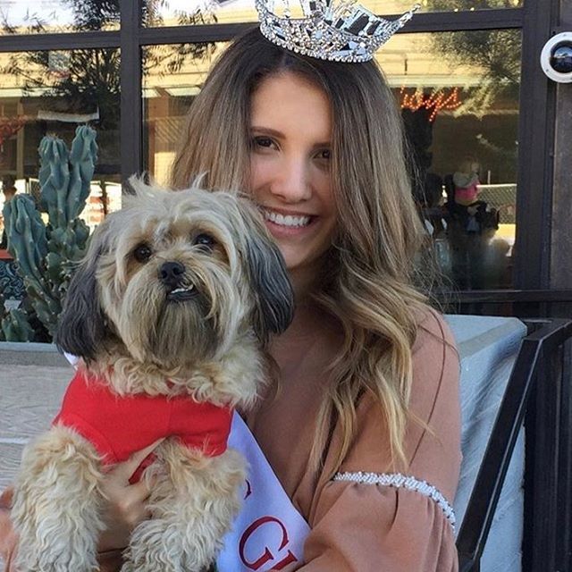 MissGilbertAz's tweet photo. Bring your dog to work day?? Raise your hand if you think we need more of these!! 👋🏻👋🏻 #limitless .
.
.
.
#MissGilbert2018 #MissGilbert #MissArizona2018 #MissArizona #MissAz
#Pageantry #Leader #RoleModel #StrongWomen https://t.co/zbezDBt28P https://t.co/Xm7l8R7xlG