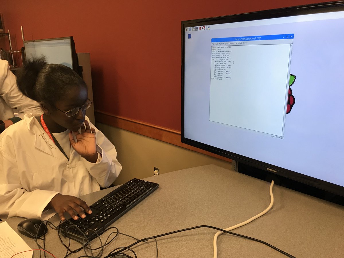 wwcsdistrict's tweet photo. Winton Woods students learning about raspberry pi coding and the engineering design process at greenlight for girls day on the campus of the University of Cincinnati.  #TeachingThatEngages #g4gDayCincinnati @Greenlightforgirls https://t.co/fzMNFBTBff