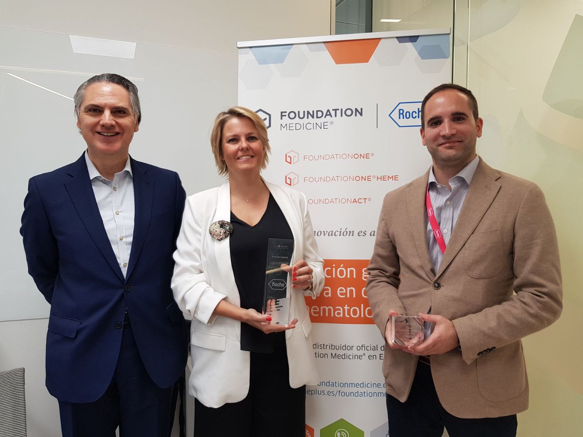 icon_talent's tweet photo. .@Roche recibe el #GoHA2018 al Emprendimiento y la Innovación de manos de @CarlosDiezRuza, CEO de @icongroupocs. https://t.co/7tUR3kARK1 @GoHealthAwards https://t.co/QBiUtMsujw