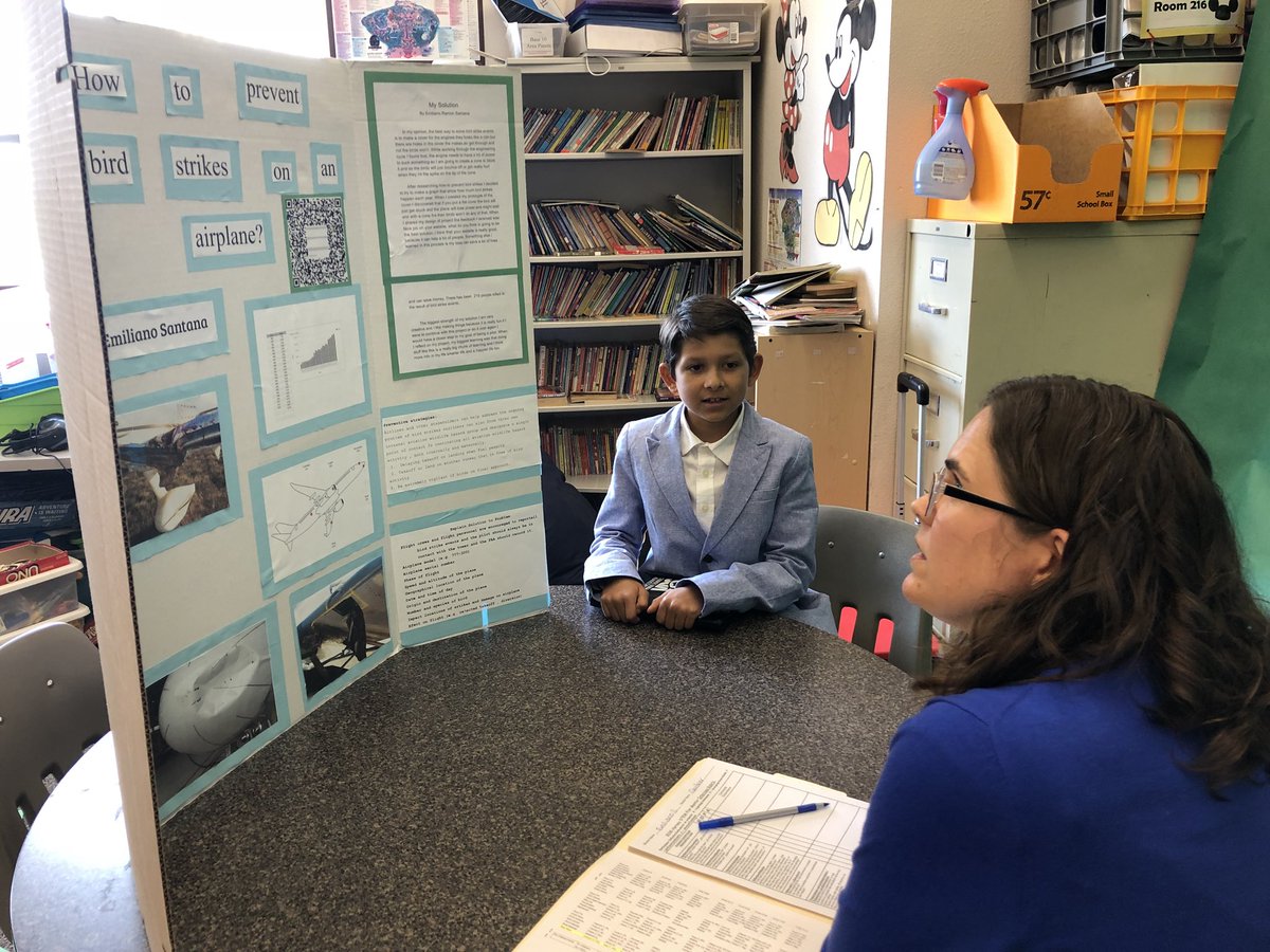 ErichaAnderson's tweet photo. Community professionals and Harney students engaged in discussions about real world STEM issues! #harneylearning https://t.co/z6wWVTJUTW