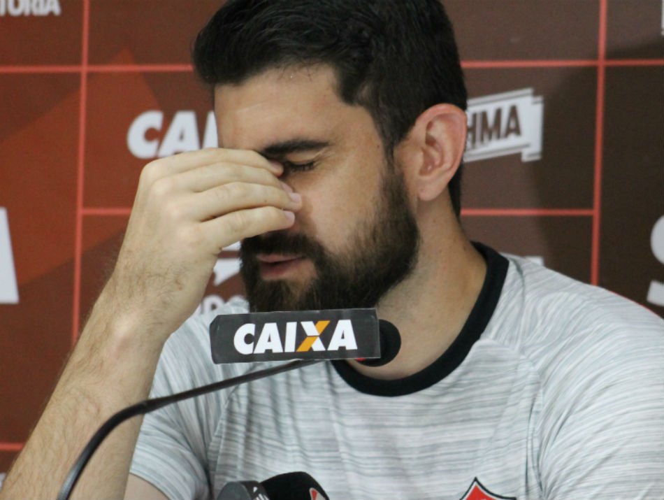SportsCenterBR's tweet photo. Com Fernando Miguel a caminho do Vasco, Vitória publica mensagem para goleiro
↪ https://t.co/bXiIExFzAO https://t.co/6qU53mXCiA