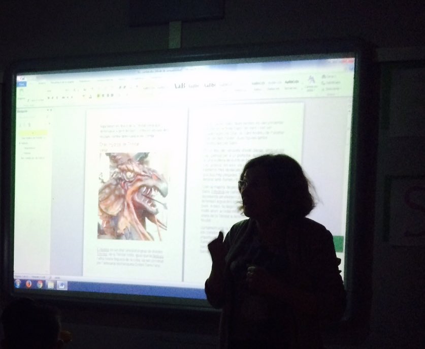 imaginaripopul1's tweet photo. IES Josep Comas i Solà #TrinitatVella a #1rESO @xtec #dragonets #dragonassos parlem del #drac #Hydros #imaginaripopular #creant #descobrint #imaginant #somiant #realitzant #caixaeines #PladeBarris https://t.co/8aq9Q2l9Bi