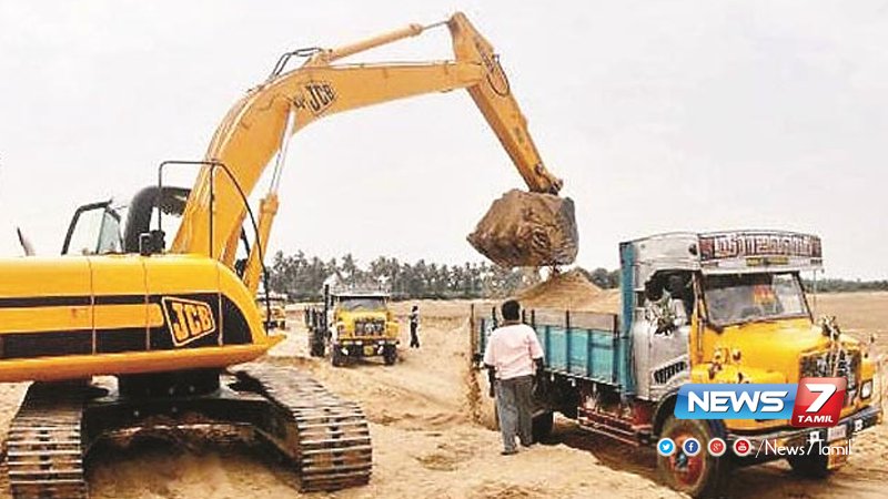 மணற்கொள்ளைக்கு உதவும் அரசு அதிகாரிகளை குண்டர் சட்டத்தில் கைது செய்ய சென்னை உயர் நீதிமன்றம் உத்தரவு! 

விவரம் : goo.gl/NNCBEH

#SandRobbery | #GundarAct | #GovtOfficers | #Arrest