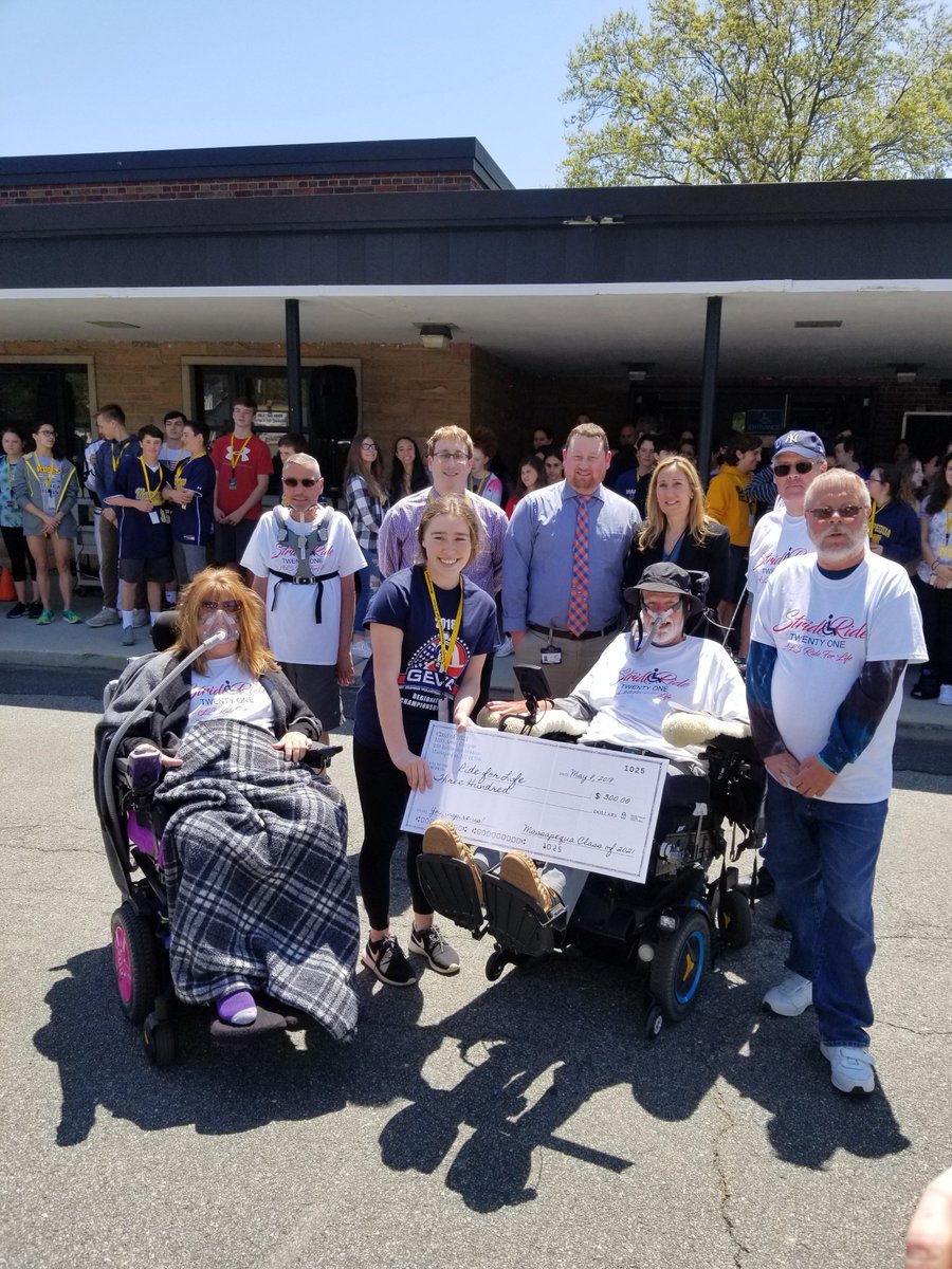 LibraryAmes's tweet photo. #AmesChiefs welcoming #ALSRideForLife! @AmesPrincipal @tmwillman @MassapequaPS @eking8274 @ALS_RideForLife @alsassociation https://t.co/JwaNJjf0r6