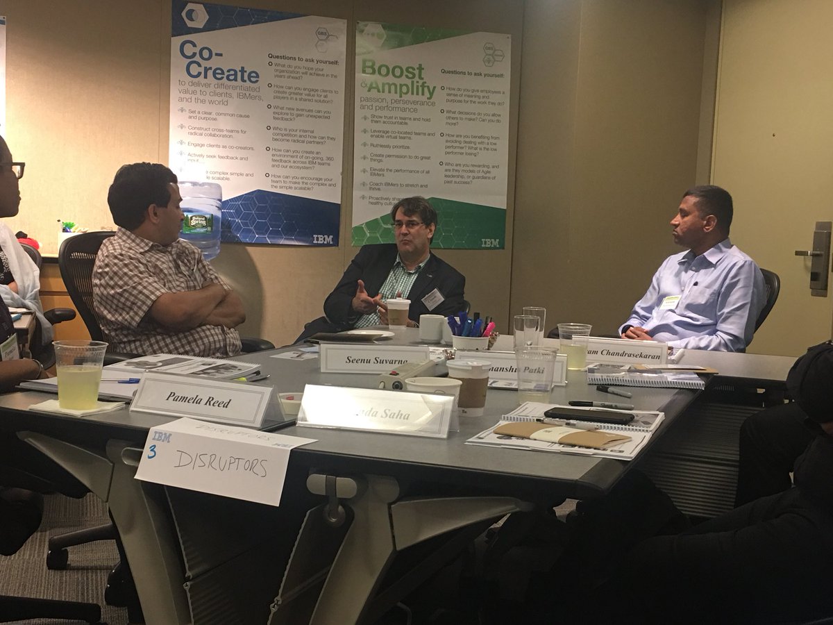 esperanza_vandy's tweet photo. Story telling with one on one time :) @TheBeeSchool @ClaudeGuay thanks for the feedback! #Bee8Buzz https://t.co/zN1bDRTWhZ
