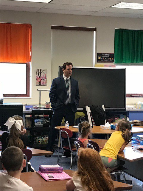 BullskinEle's tweet photo. Thank you to all the volunteers for our Career Day! @MelissaLoy11 @MrsPavlovich #CelebrateCASD https://t.co/ZFzapZpl9O