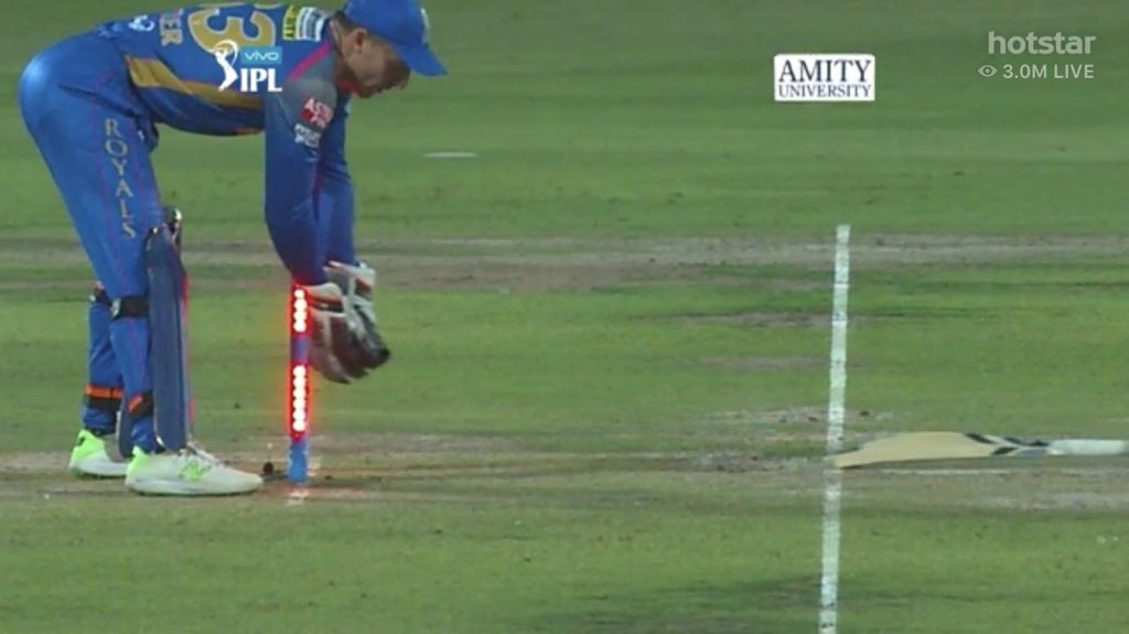 tarequelaskar's tweet photo. Axar Patel out by literally half a centimetre there. #RRvKXIP https://t.co/GlVj6Qm9X3