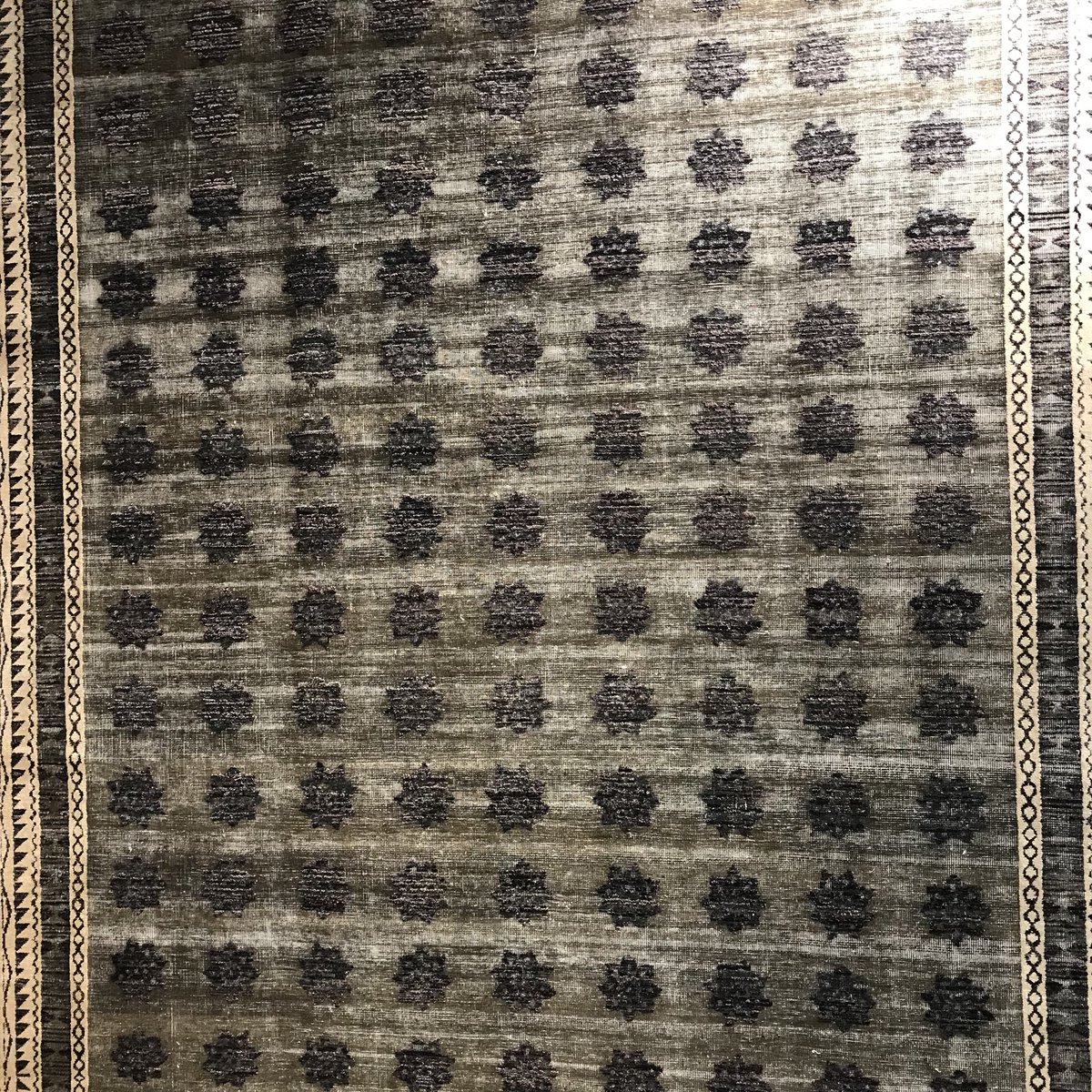 AziaRugs's tweet photo. New rugs! #new #rugs https://t.co/Wd5IWxZAzw