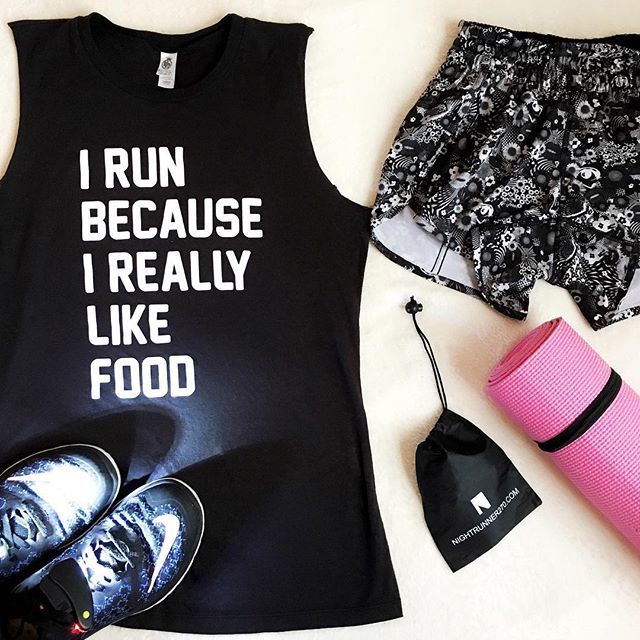 NightTechGear's tweet photo. Why do you run?
.
.
.
#imanightrunner #nightrunner270 #momswhorun #irun #runnersofinstagram #runnerstyle  #irunbecauseireallylikefood #irunforfood #whoruntheworld #fitnessstyle #fitnessstylelife #flatlayoftheday #fitnessflatlay #gymstylefit #stylediaries #📷 @carissabmitch https://t.co/2sGPvpGlfH