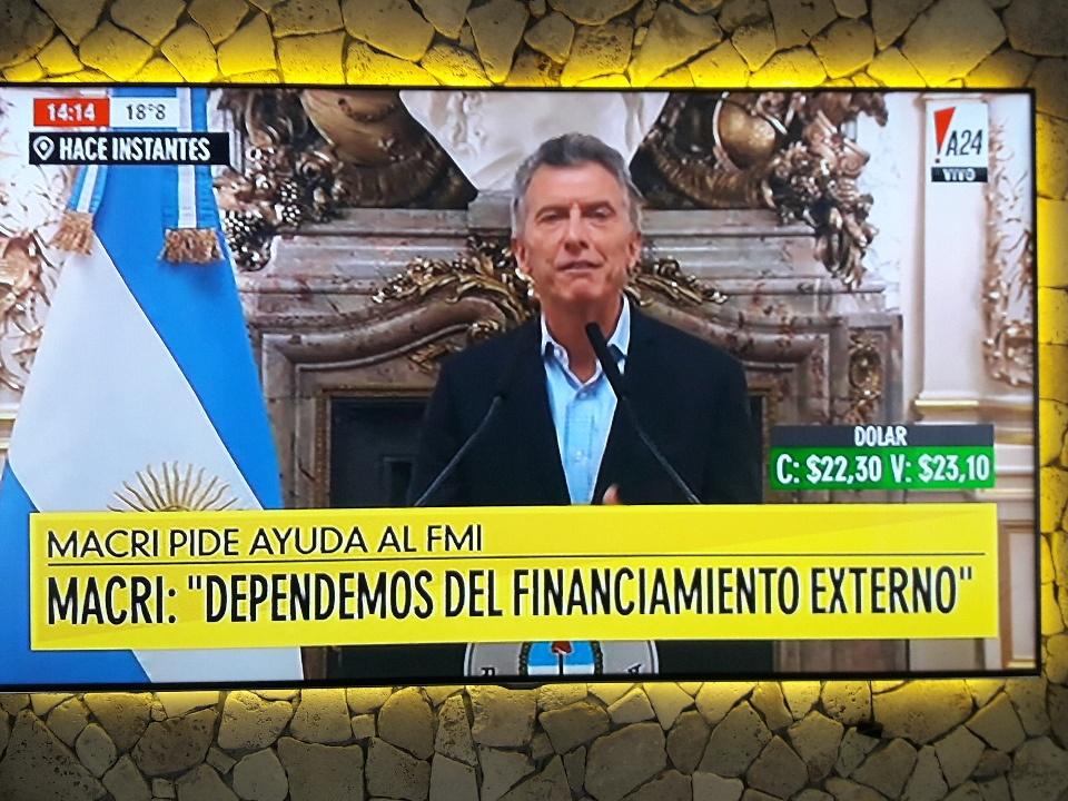 marcosdipalma's tweet photo. EL MEJOR EQUIPO DE LOS ULTIMOS 50 AÑOS😭😭😭😭😭 https://t.co/OGFEO5Ia5x