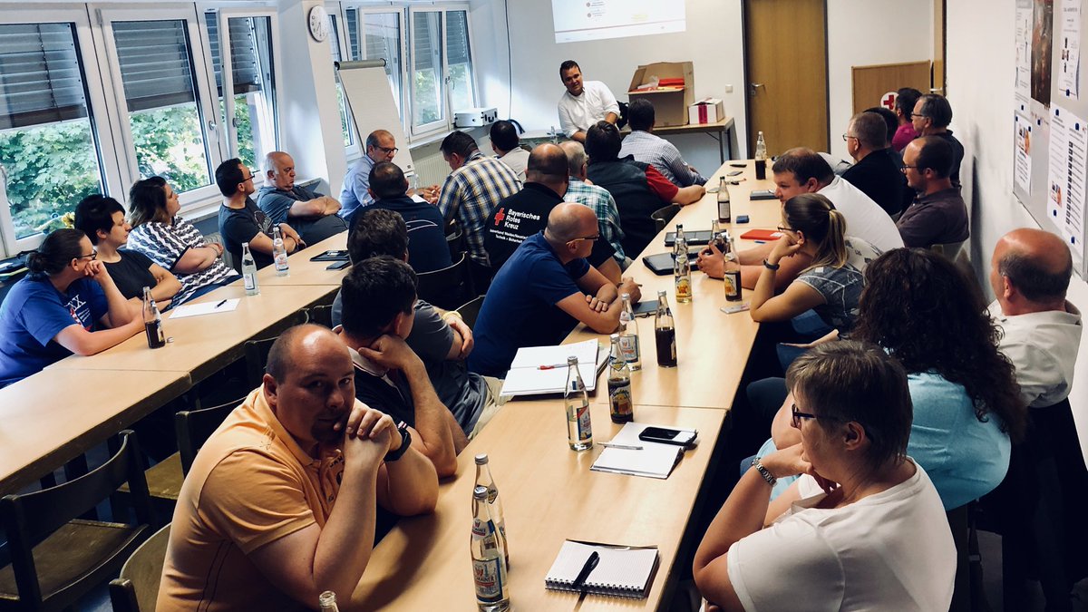ILS_OPf_Nord's tweet photo. REBEL II und MANV-Schulung zusammen mit den KollegenInnen des BRK Weiden-Neustadt/WN. und Tirschenreuth #brk #ils #112 #schulbankdrücken https://t.co/bZ0BjKyMG0