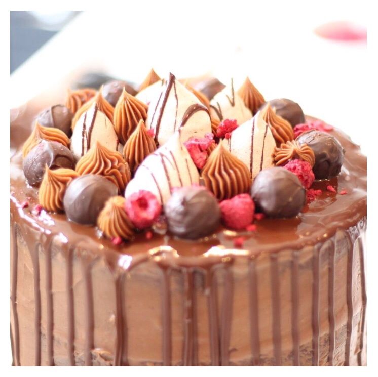 studiochoc's tweet image. Check out our famous chocolate drip cake, we LOVE IT. 
#StudioChocolate