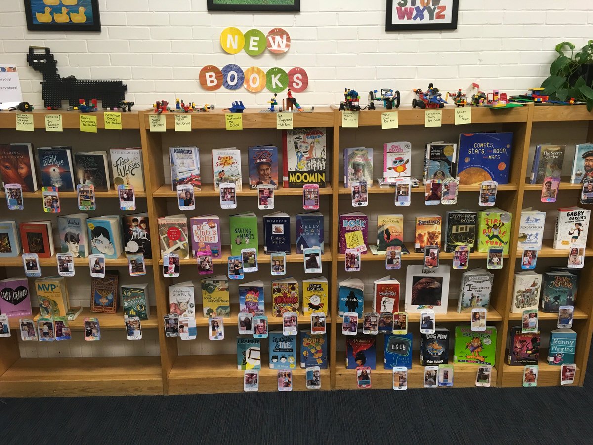 LatinLibrarians's tweet photo. 3rd and 4th grade 'shelfies' were an enormous hit! https://t.co/vsl95eZiFx