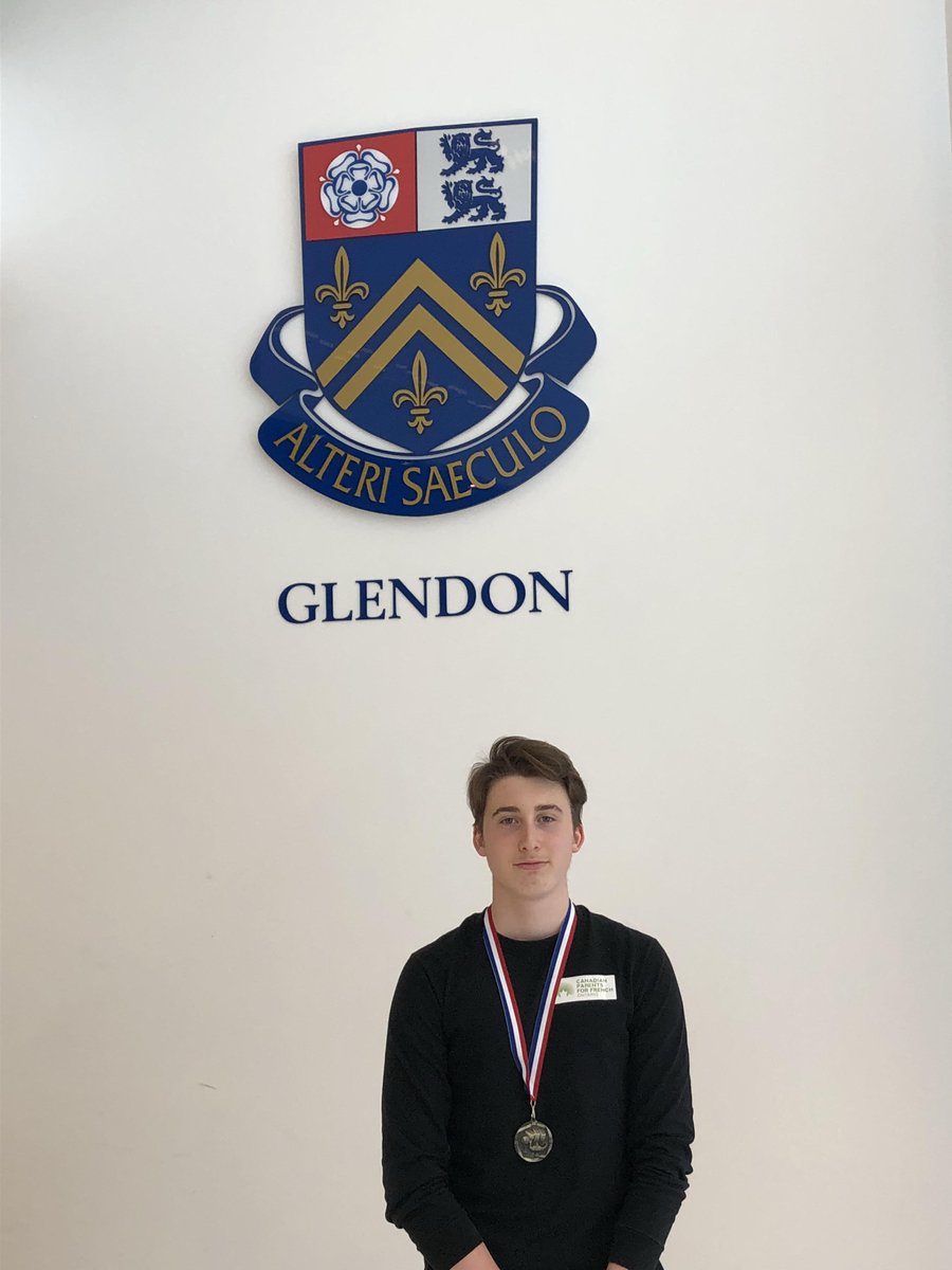 kathysinclair13's tweet photo. Congratulations to STP student Sebastian Nicoll in Grade 10 who placed first in the province in the "Concours d'art oratoire" held in Toronto on May 5th! Sebastian competed in the impromptu category of this French competition. Félicitations, Sebastian!  @StPaulCHS #BeStPaul https://t.co/NGM1yho3CR