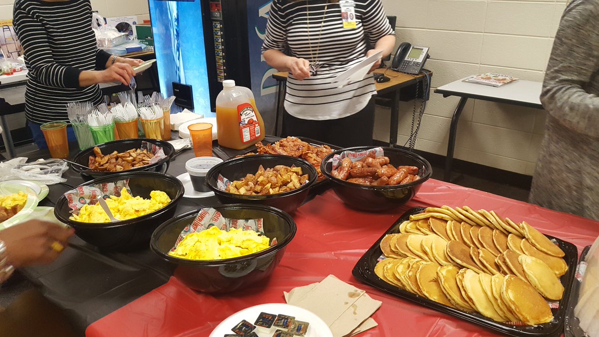 NorthPointPTSO's tweet photo. Teachers change the lives of millions of children every day, and their work and impact extends far beyond the boundaries of the classroom. The @NorthPointPTSO team, parents, and students appreciate you.
@NorthPointHS @northpointsga @NorthPointsAE @NorthPointCheer https://t.co/PHf8cwUI9L