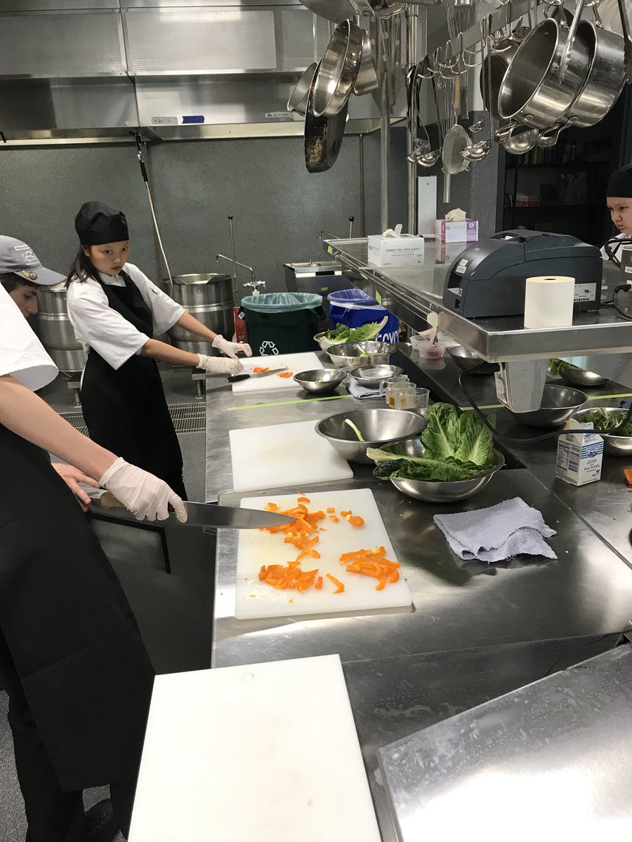 BroadmoorBistro's tweet photo. Culinary Practical Finals today @smsd_caa !
@christyziegler @SMSouthTDain @SMWestOffice @Office_SMNorth @smnw_office @SMEOffice @Dr_Southwick @bvschools
#smellslikelearning
#broadmoorbistro https://t.co/aAXjhyyHpI