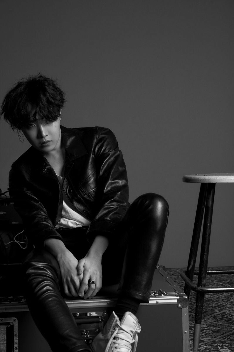 BTS_Rapmonn's tweet photo. This photo shoot was everything #BTS #LOVEYOURSELF #BtsChicago @BTS_twt ❤️ https://t.co/BkJaqbDrCs