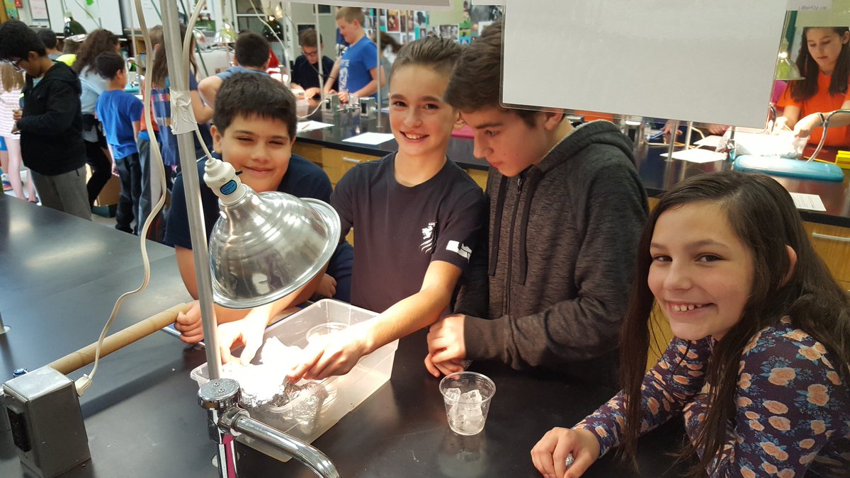 tstrongccsd66's tweet photo. PV 5th graders utilize LV science lab  to plan and create models of water cycle. #NGSS #ccsd66 https://t.co/FwftJG7hP9