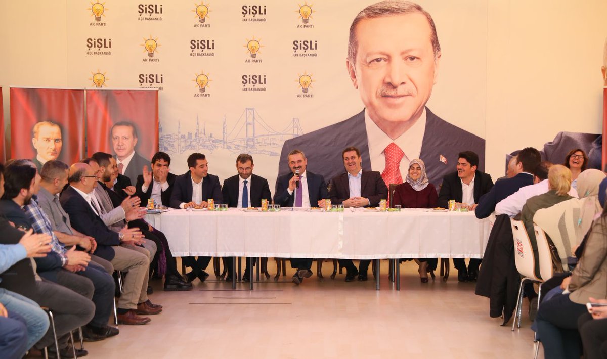bayramsenocak's tweet photo. Şişli İlçe Başkanlığımızda teşkilat mensuplarımızla buluştuk. Yol arkadaşlarımızın heyecan ve coşkusuna ortak olup, çalışmalar hakkında bilgi aldık.Büyük Lider Büyük Türkiye yolunda; Durmak yok yola DEVAM https://t.co/tetMby8Hcm