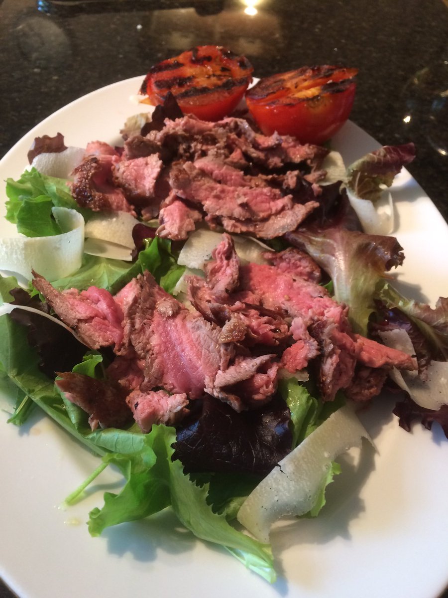 willieryan100's tweet photo. Dinners ready. Steak sourced from @JimmysFarmHQ . Prepared by myself. #itsachefthing https://t.co/yFs0wXvWHy